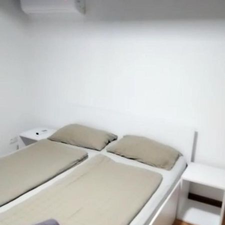 Lenilenii Bungalow Jajce Buitenkant foto