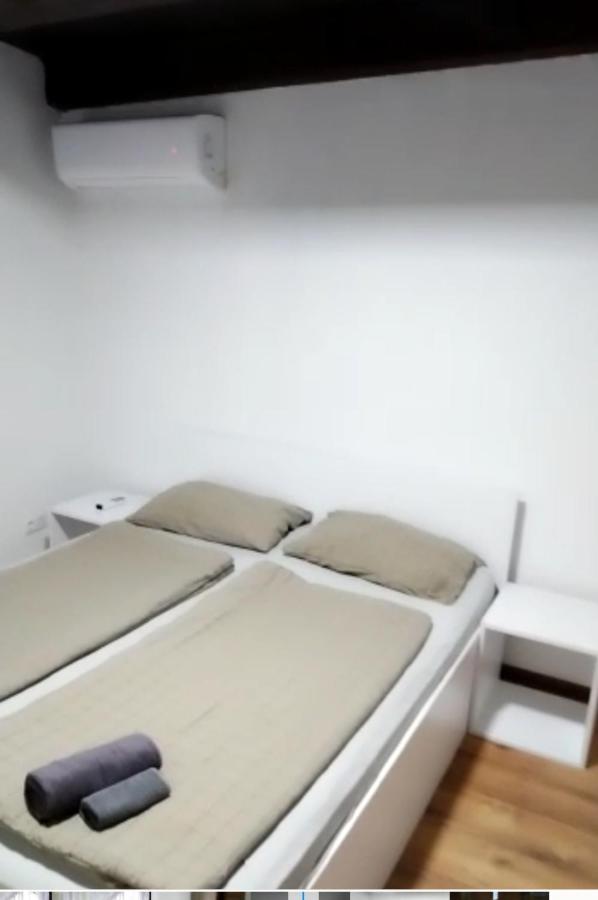 Lenilenii Bungalow Jajce Buitenkant foto
